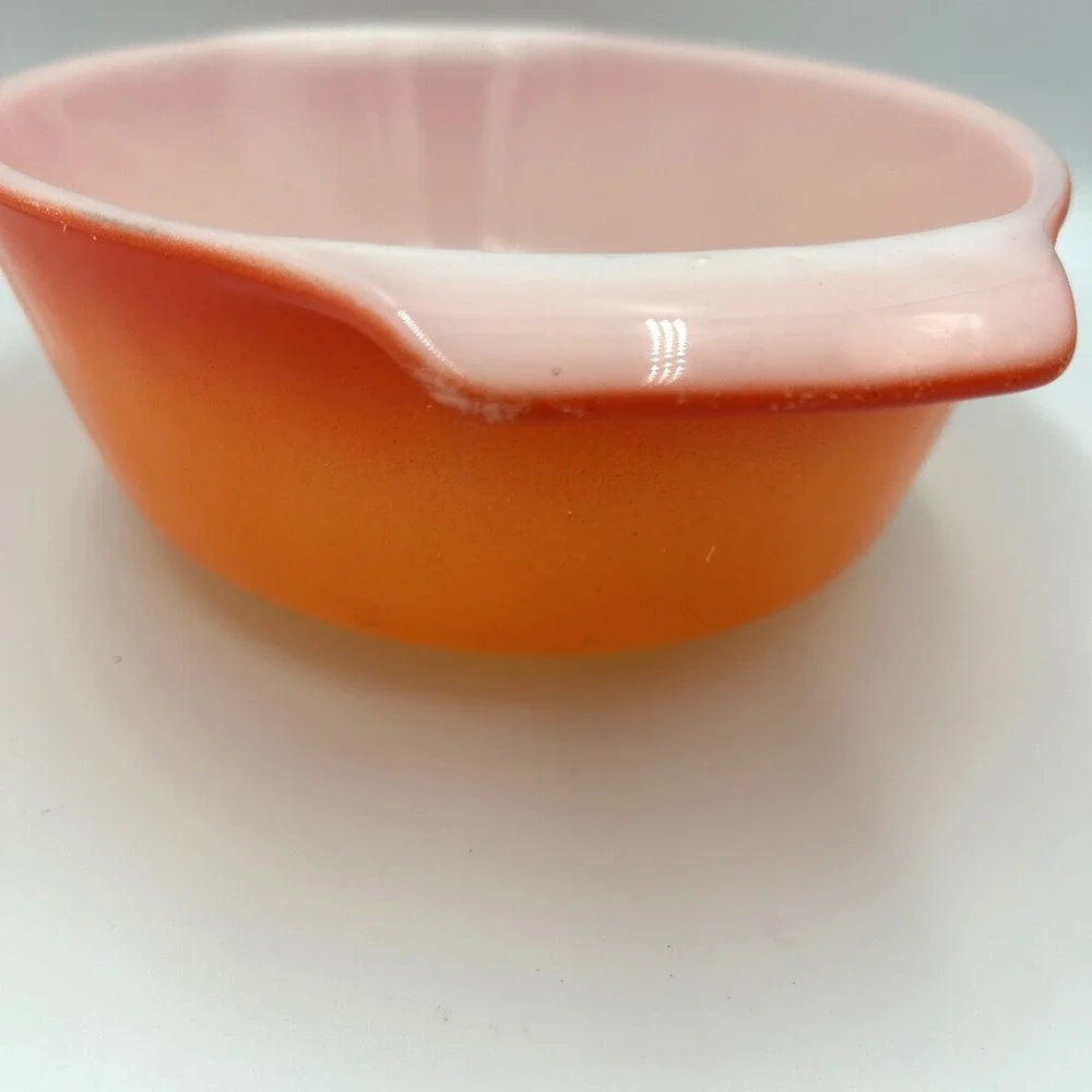 VTG Anchor Hocking Fire King 1.5 Quart Casserole Dish Bowl Ombre Orange